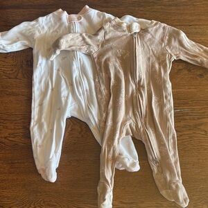 Burt's Bees Baby Pink and Cream Footies Set of 2